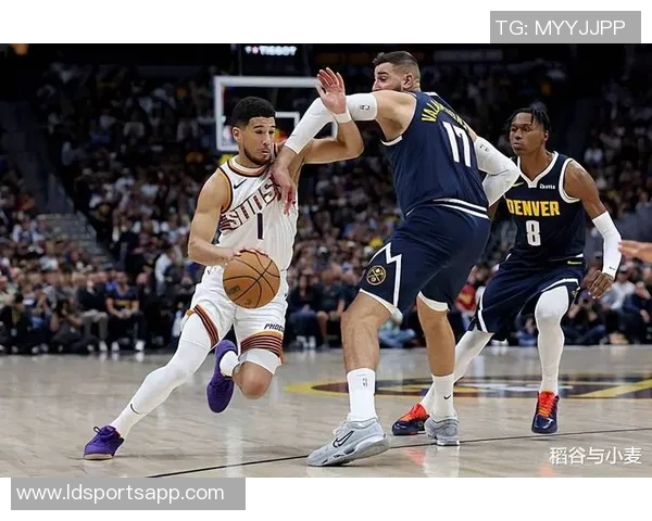 布克高效表现16投10中罚球全中独得31分助球队争胜